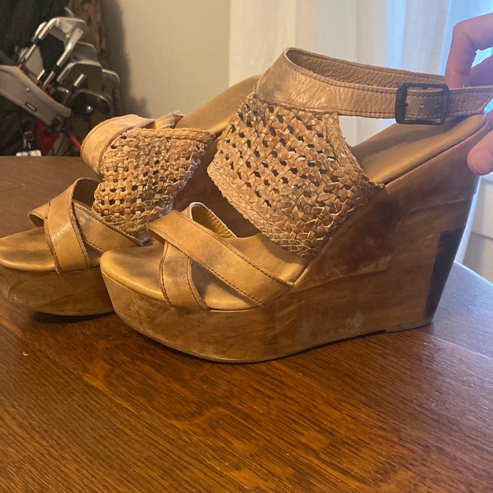 BED | STÜ WEDGES